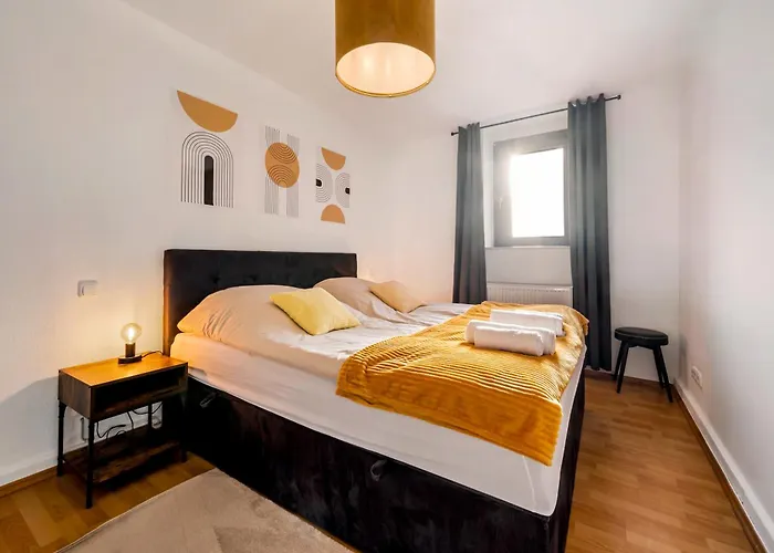 Cosy & Central, 500M From Main Station, Perfect For Work & Stay